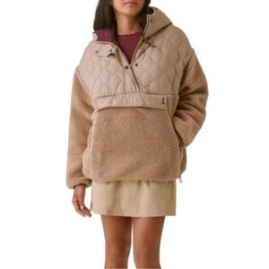 Bass Outdoor 1/2 zip hooded jacket, Size   large. New with tags.